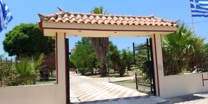 Hotel Takis Agios Georgios  Bagian luar foto